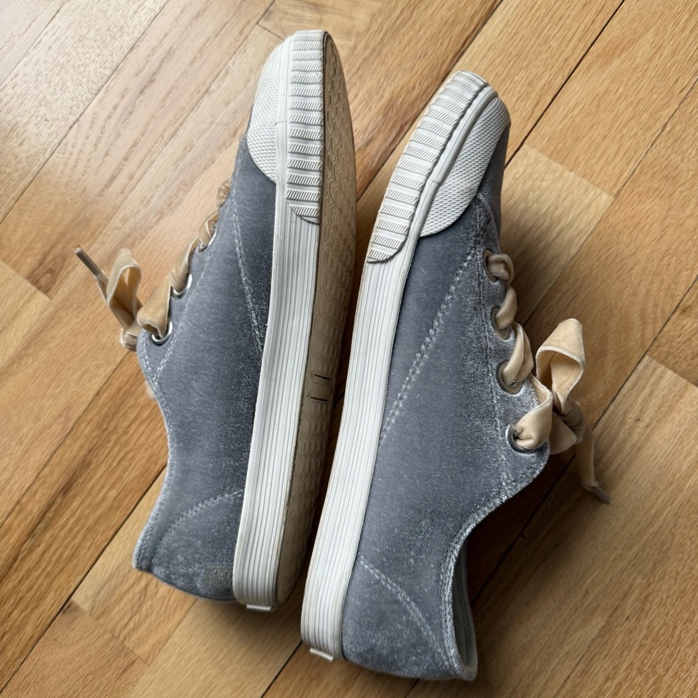 Tretorn Velvet Lace-Up Sneakers in Gray, Women’s Size 8.5 - Picture 8 of 12
